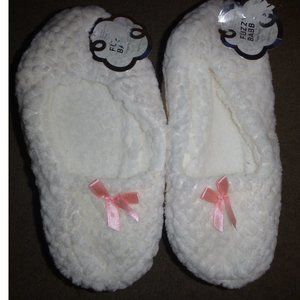 2 Pairs of Fuzzy Babba Loafer Slippers Size Med/Large 8 9 10 Cream Grippers NWT